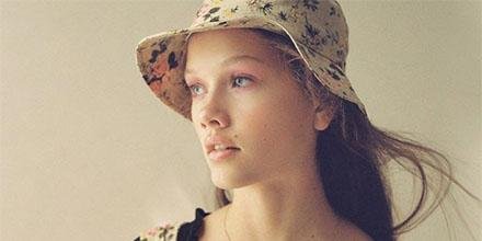 Laura Ashley Announces Capsule Collection with Urban Outfitters display picture 1