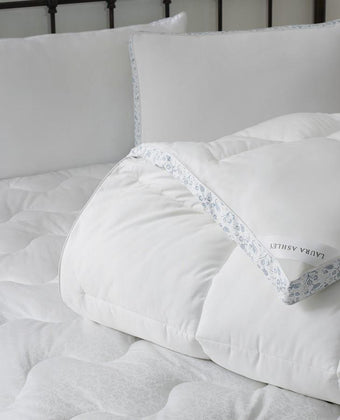 300T Cotton Sateen Blue Duvet Insert - Laura Ashley