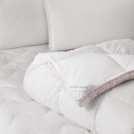 300T Cotton Sateen Pink Duvet Insert - Laura Ashley