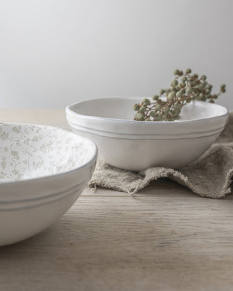 Artisan Set of 4 All Purpose Bowls close up of plain and printed bowl