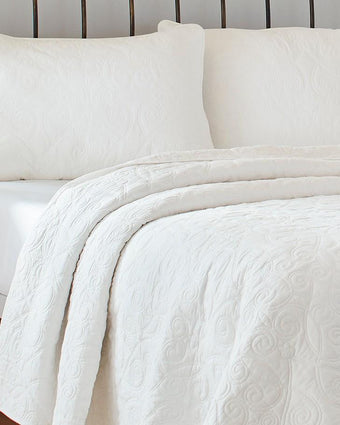Felicity White Quilt Set - Laura Ashley