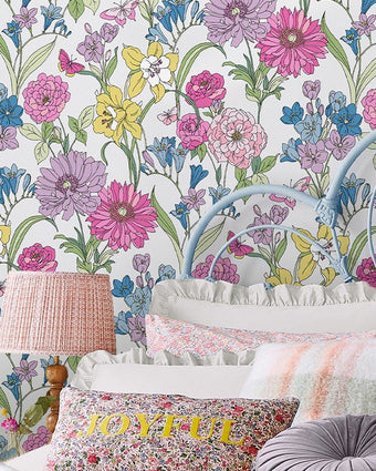Gilly Multicolor Wallpaper - View of wallpaper on a wall