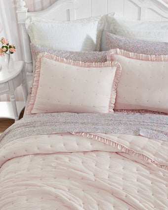 Hailee Pink Microfiber Quilt Set Close up view of shams