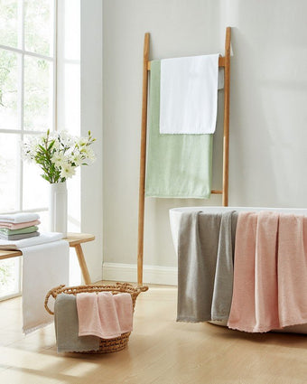 Juliette Lace Hem Green 3 Piece Towel Set Lifestyle image of towels