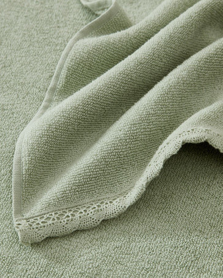 https://www.lauraashleyusa.com/cdn/shop/products/juliette-lace-hem-green-3-piece-towel-set-849881.jpg?v=1686668981