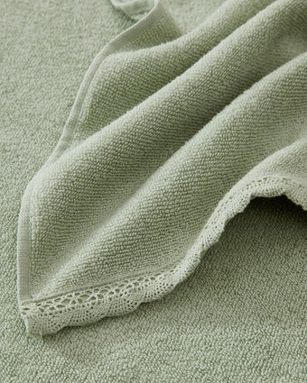 Juliette Lace Hem Green 3 Piece Towel Set View of lace hem detail