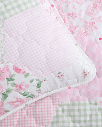 Kids Ellyn Pink Microfiber Reversible Quilt Set - Close up view of quilt