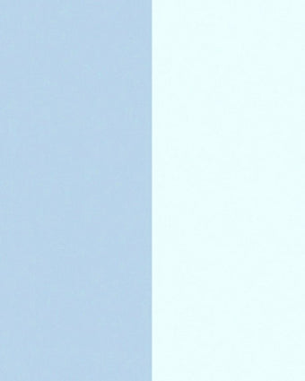 Lille Matte Blue Sky Stripe Wallpaper - Close up view of wallpaper