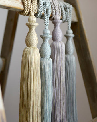 Lucinda Tieback - Silver - View of color selection