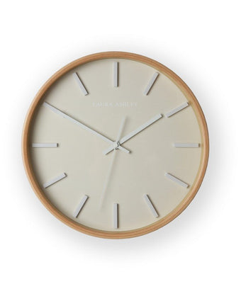 Mounton Natural Wooden Clock - Front view of clock