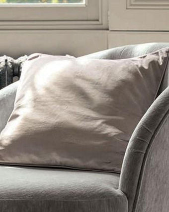 Nigella Marble Velvet Cushion Detail