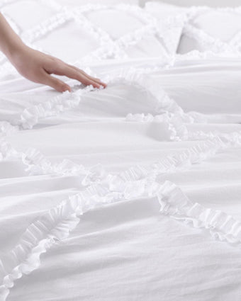  Norah White Microfiber Comforter Set  Close up view of comforter