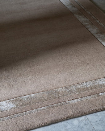 Redbrook Hazelnut Rug close up view of rectangle rug