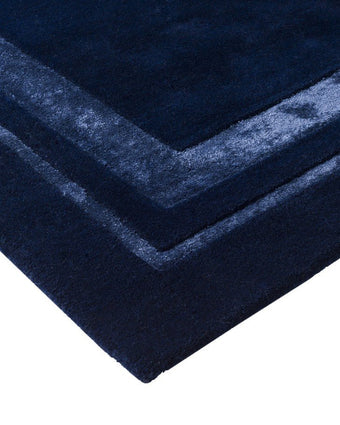 Redbrook Midnight Rug close up view of rectangle rug