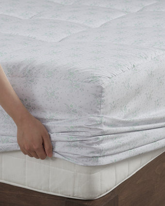 Sageston Gusseted Down Alt Mattress Pad view of corner fit of mattress pad