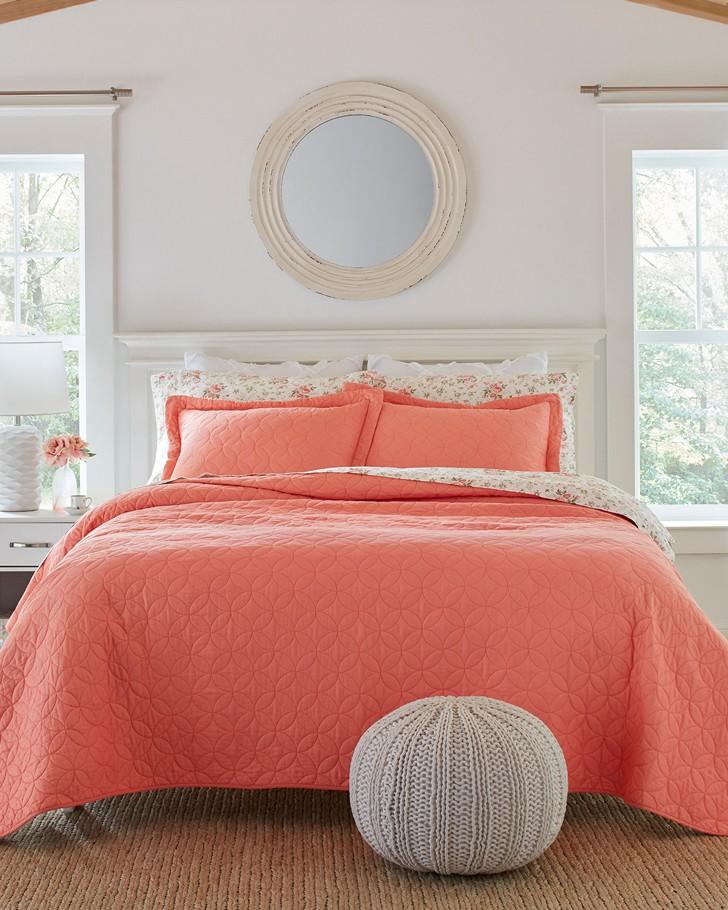 Solid Coral Quilt Set