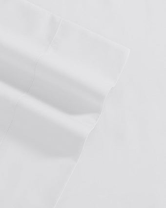 Solid White 800 Thread Count Sheet Set Close up view of hem