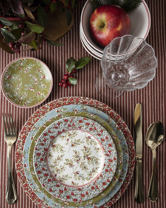 Stockbridge Set of 4 Appetizer Plates - View of placesetting on table