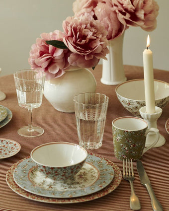 Stockbridge Set of 4 Dinner Plates - View of plates on a table setting