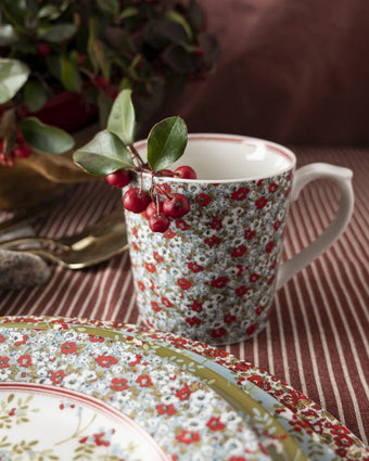  Stockbridge Set of 4 Mugs - View of mug with placesetting